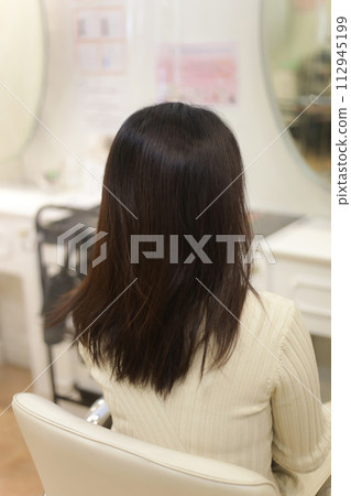 女人的背美容院形象 女人的背美容院形象 112945199