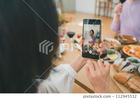 女生 女孩 女性 112945532