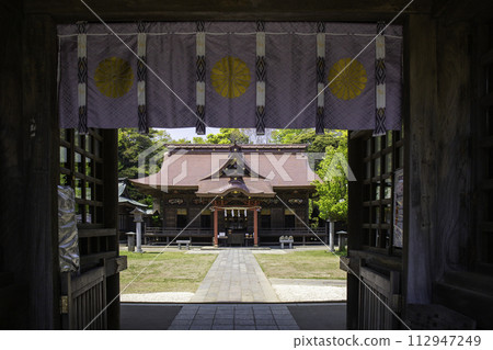 從大洗磯崎神社瑞神門眺望參拜殿 112947249