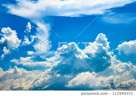 藍天白雲背景圖片 112949353