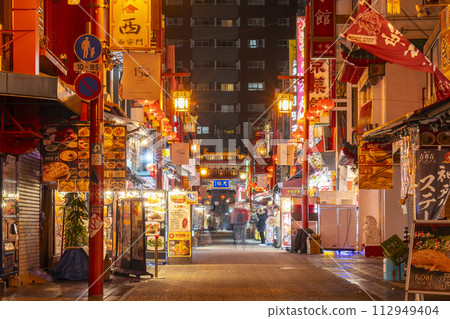 神戶南京町夜景－南京町廣場的標誌性建築“東屋” 112949404