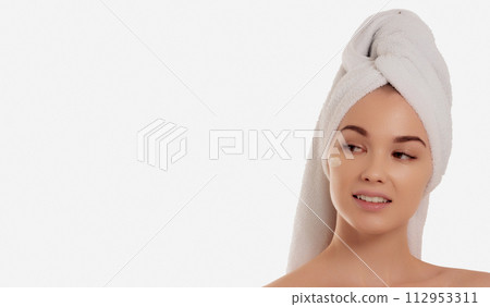 Beauty skin. Head and shoulders of blond woman 112953311
