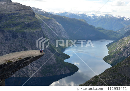 troll tongue 112953451