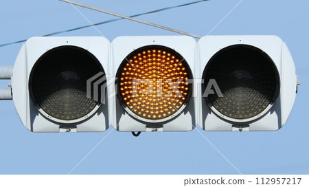 Yellow light LED traffic light 112957217