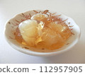Mandarin orange jelly 112957905