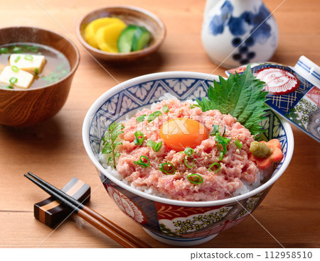 Negitoro-don (tuna tataki-don) 112958510