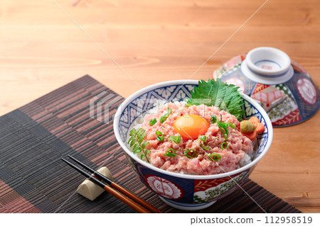 Negitoro-don (tuna tataki-don) 112958519