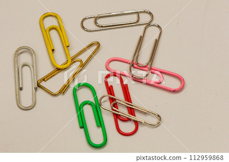 Colorful clips 112959868