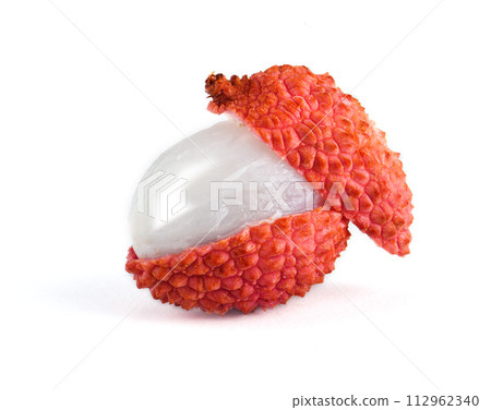 Fresh  lichi, isolated on white background 112962340