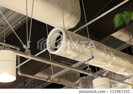 Setting up an exhibition hall 112963191