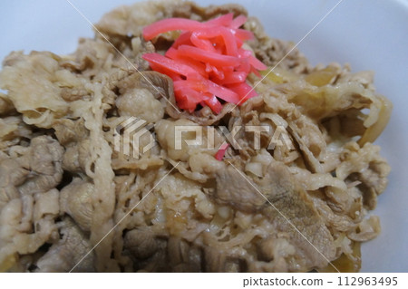 紅薑牛肉碗特寫 112963495