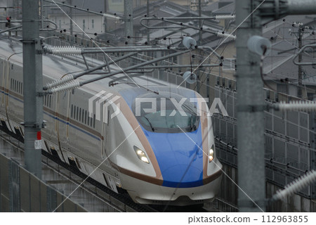 Hokuriku Shinkansen E7/W7 112963855