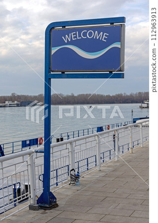 Welcome River Port 112963913