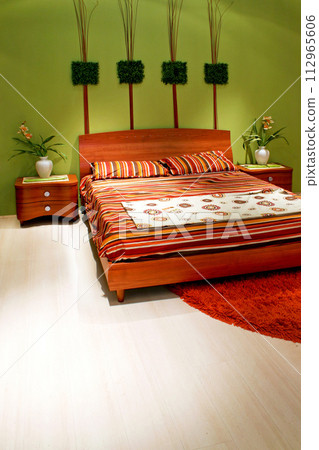 Bedroom floral 112965606