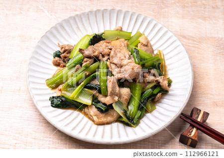 用蠔油炒Komatsuna和豬肉 112966121