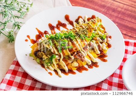 Tonpeiyaki made in the microwave Tonpeiyaki made in the microwave 112966746