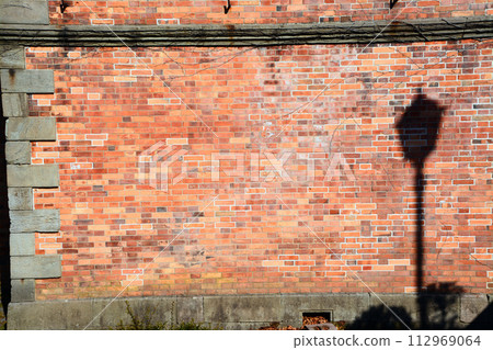 The historical atmosphere of Hakodate/Nishihatoba and the Kanamori Red Brick Warehouse 112969064