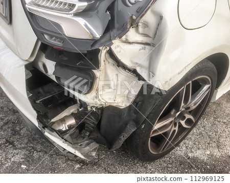 Wrecked car 112969125