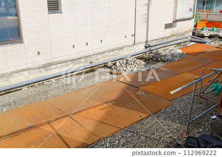 Parking lot where liquefaction occurred (Nishi Ward, Niigata City) Parking lot where liquefaction occurred (Nishi Ward, Niigata City) 112969222