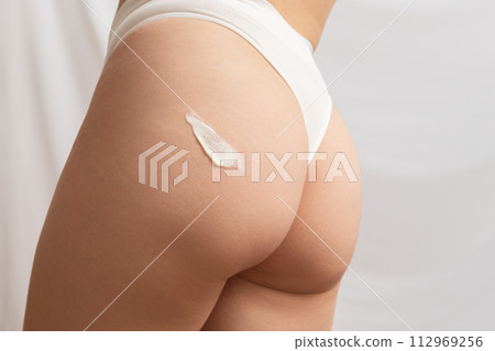 No retouch. Raw photo. Cropped shot of young No retouch. Raw photo. Cropped shot of young 112969256