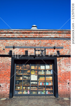 The historical atmosphere of Hakodate/Nishihatoba and Kanamori Red Brick Warehouse area 112970338