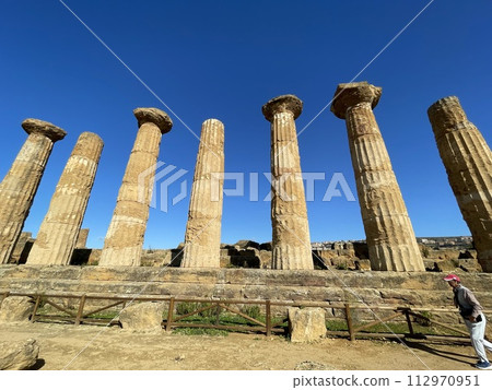 Stone columns in the Valley of the Temples of Agrigento, Sicily Stone columns in the Valley of the Temples of Agrigento, Sicily 112970951