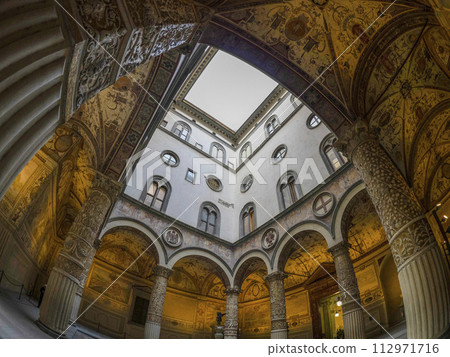 Fresco ceiling in Interior lobby of Palazzo Vecchio (Old Palace) , Florence, Italy 112971716