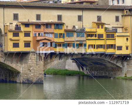 View of Ponte Vecchio, Florence, Italy 112971719