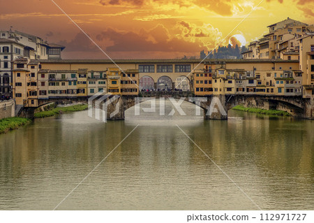 Sunset View of Ponte Vecchio, Florence, Italy 112971727
