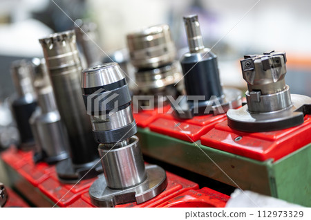 Various many type high precision tool. holder device for interface cutting tool and spindle of cnc Various many type high precision tool. holder device for interface cutting tool and spindle of cnc 112973329