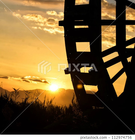 Morning glow Morning glow 112974756