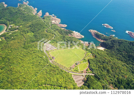Paragliding field with a view of the sea in Hyuga City, Miyazaki Prefecture Paragliding field with a view of the sea in Hyuga City, Miyazaki Prefecture 112978016