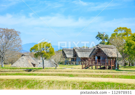 Hiratsuka Kawazoe Ruins in Spring Asakura City, Fukuoka Prefecture 112978931