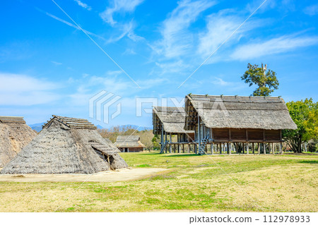 Hiratsuka Kawazoe Ruins in Spring Asakura City, Fukuoka Prefecture 112978933