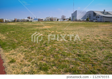 從戶田公園地區的高標準堤岸眺望，寬敞的綠地設施 112979355