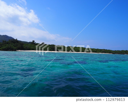 The scenery of Kabira Bay with its beautiful emerald green sea The scenery of Kabira Bay with its beautiful emerald green sea 112979813
