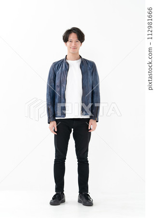 穿著皮夾克的男人 穿著皮夾克的男人 112981666
