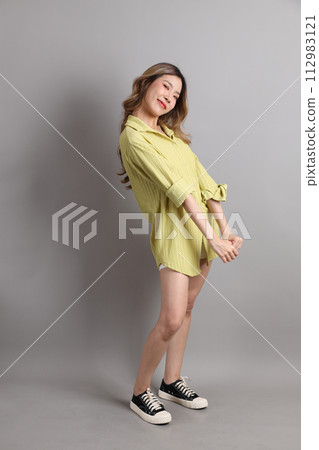 Young Asain Woman Young Asain Woman 112983121