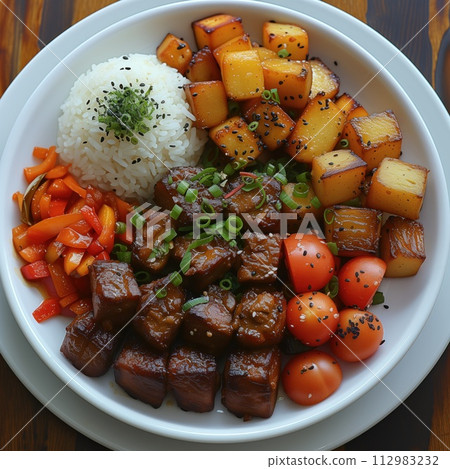 cooked vegetarian food in a plate 112983232