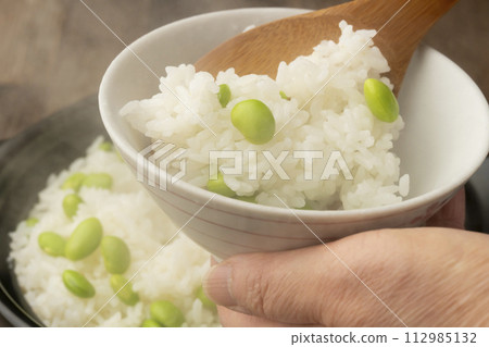 Edamame rice bowl 112985132