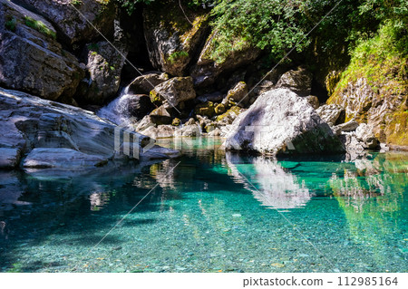 Niyodo Blue in Yasui Valley seen in summer in Kochi Prefecture Niyodo Blue in Yasui Valley seen in summer in Kochi Prefecture 112985164