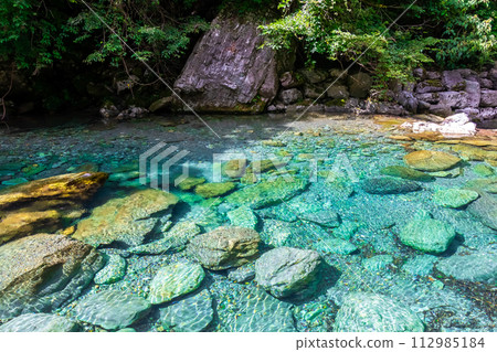 Niyodo Blue in Yasui Valley seen in summer in Kochi Prefecture Niyodo Blue in Yasui Valley seen in summer in Kochi Prefecture 112985184