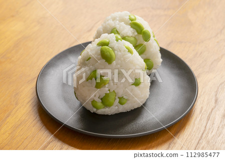 Edamame rice rice ball 112985477