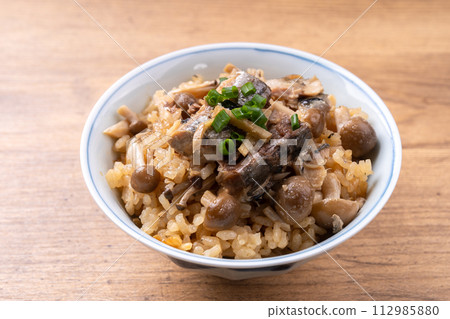 青花魚罐頭飯 112985880