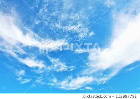 秋天天空和雲彩 112987752