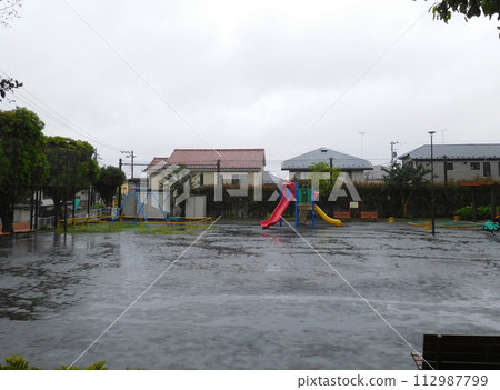 橫濱峰岡第二公園 下雨天 112987799