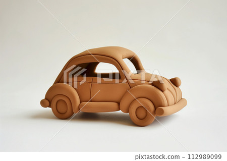 用黏土製作的汽車的圖像 用黏土製作的汽車的圖像 112989099