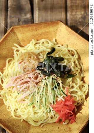 Homemade ramen with fewer ingredients 112989978