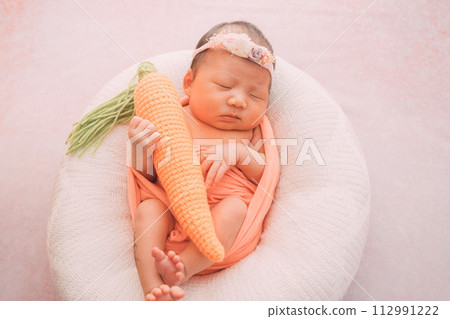 Newborn Photo Newborn Photo 112991222