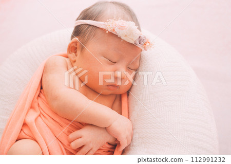 Newborn Photo 112991232